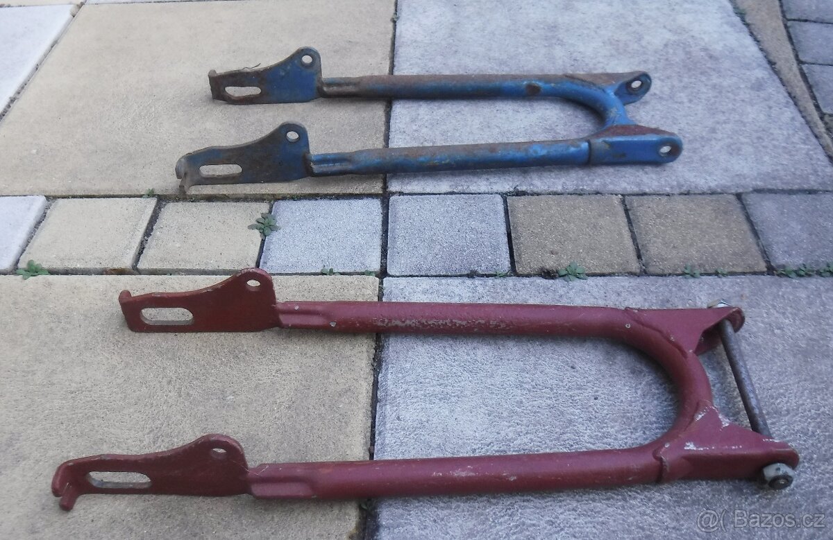 Moped- vidlice,výfuk, zadní vidlice,zapal.,rozeta,vahadla, - 8