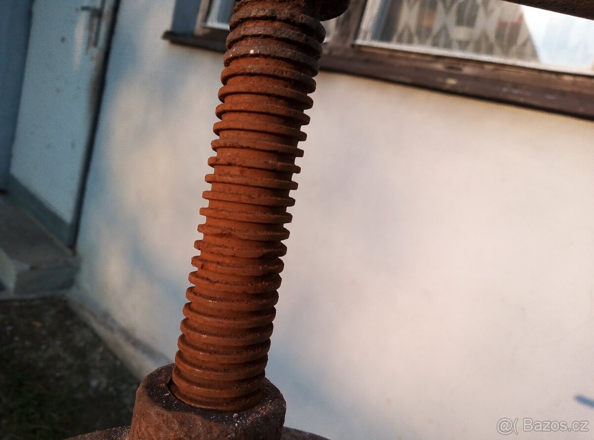 instalatérský svěrák - 8