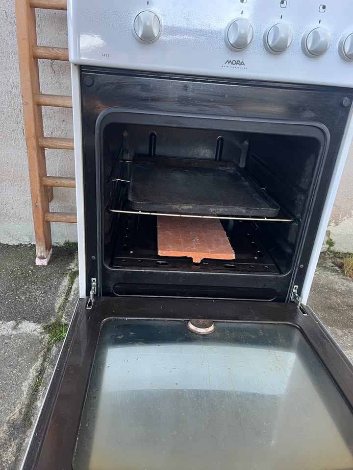 Plynový sporák MORA 1411 na propan-butan lahve - 8