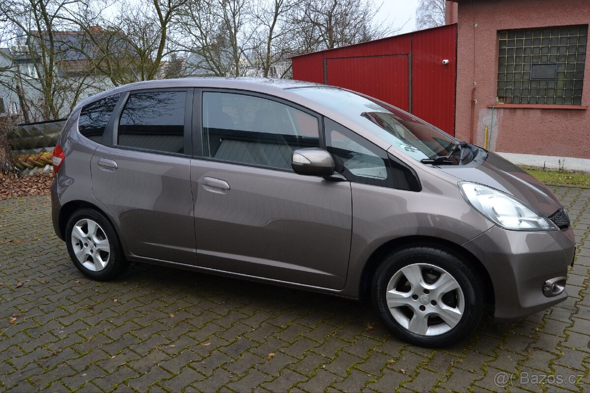 Honda Jazz 1.339 i-VTEC 73kw rok 2013 - 8