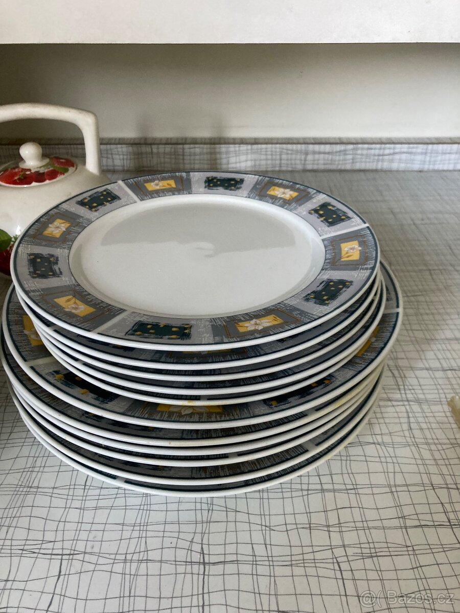 Set různého nádobí - 8