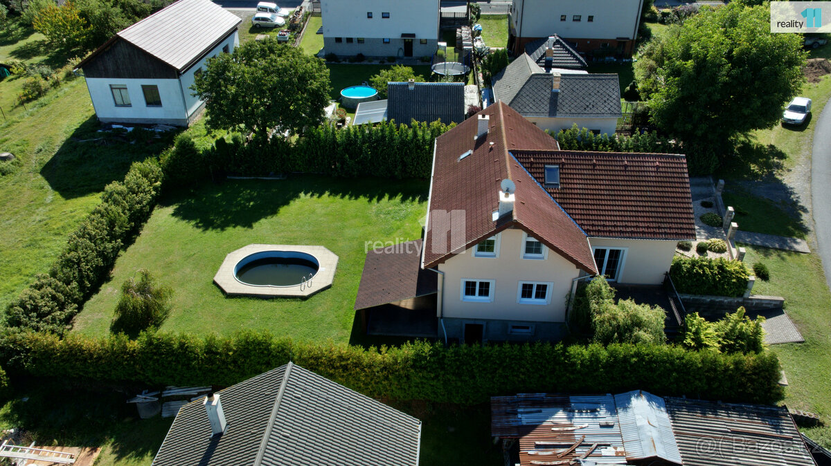 Prodej rodinného domu 192m2, s pozemkem 985m2, Kamenná Lhota - 8