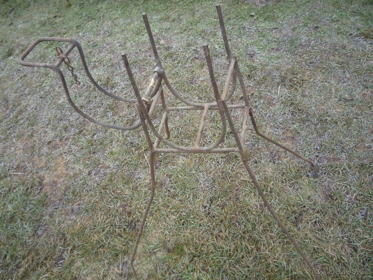 prodám dvoukolák, litinové boky podstavce na šicí stroj, vho - 8