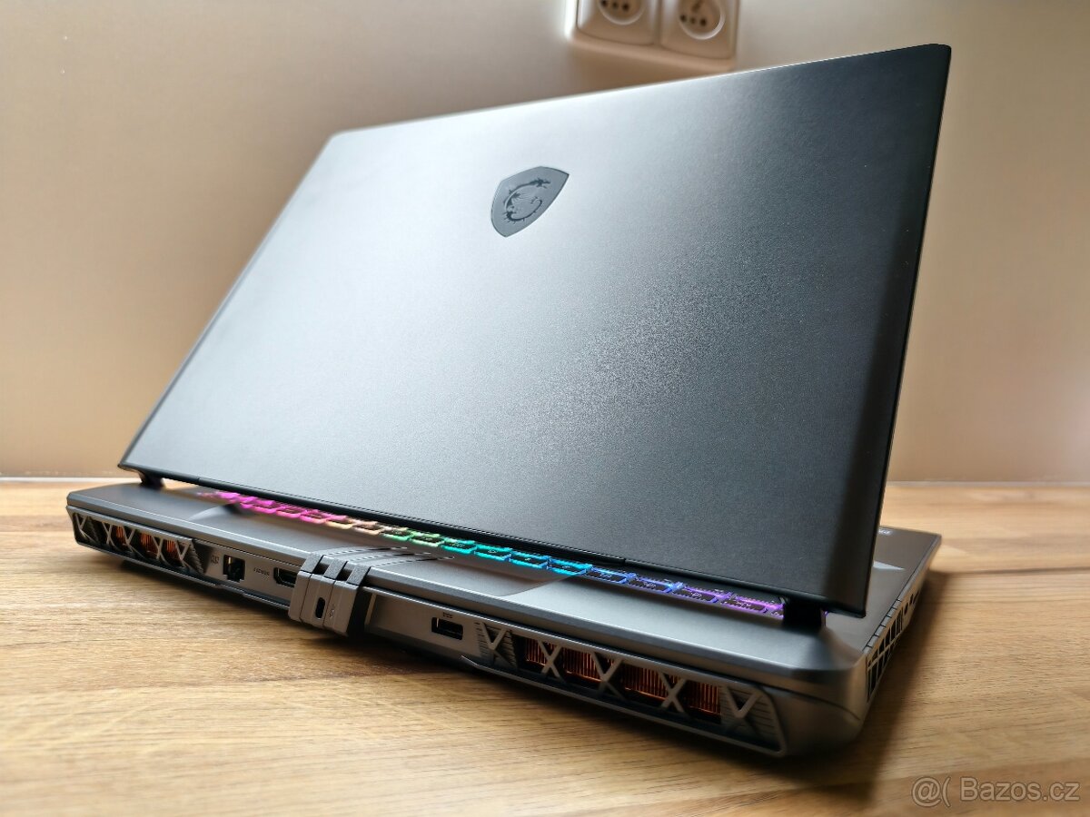 RTX 5070 Ti 12GB_MSI VECTOR 16 HX AI_U7-255HX_16GB_240HZ - 8