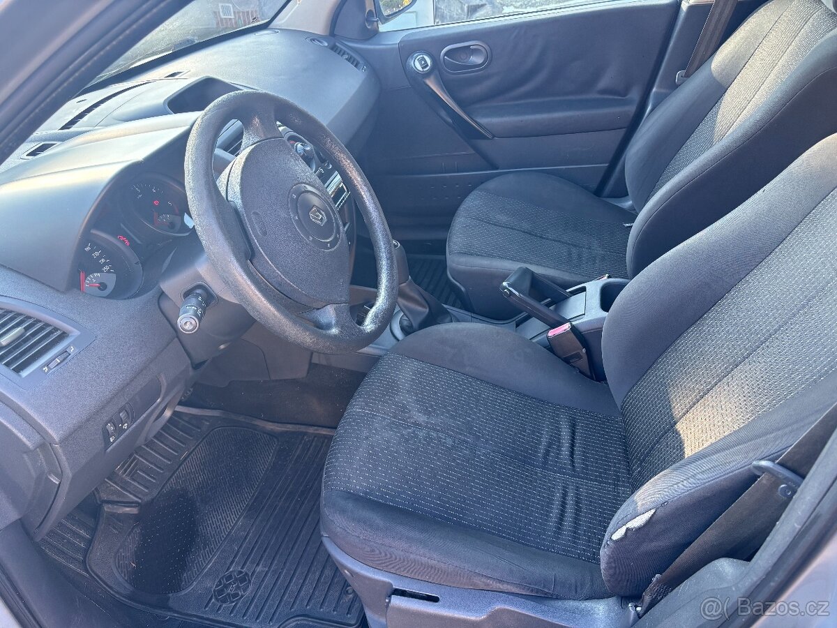 RENAULT MEGANE SEDAN - 8