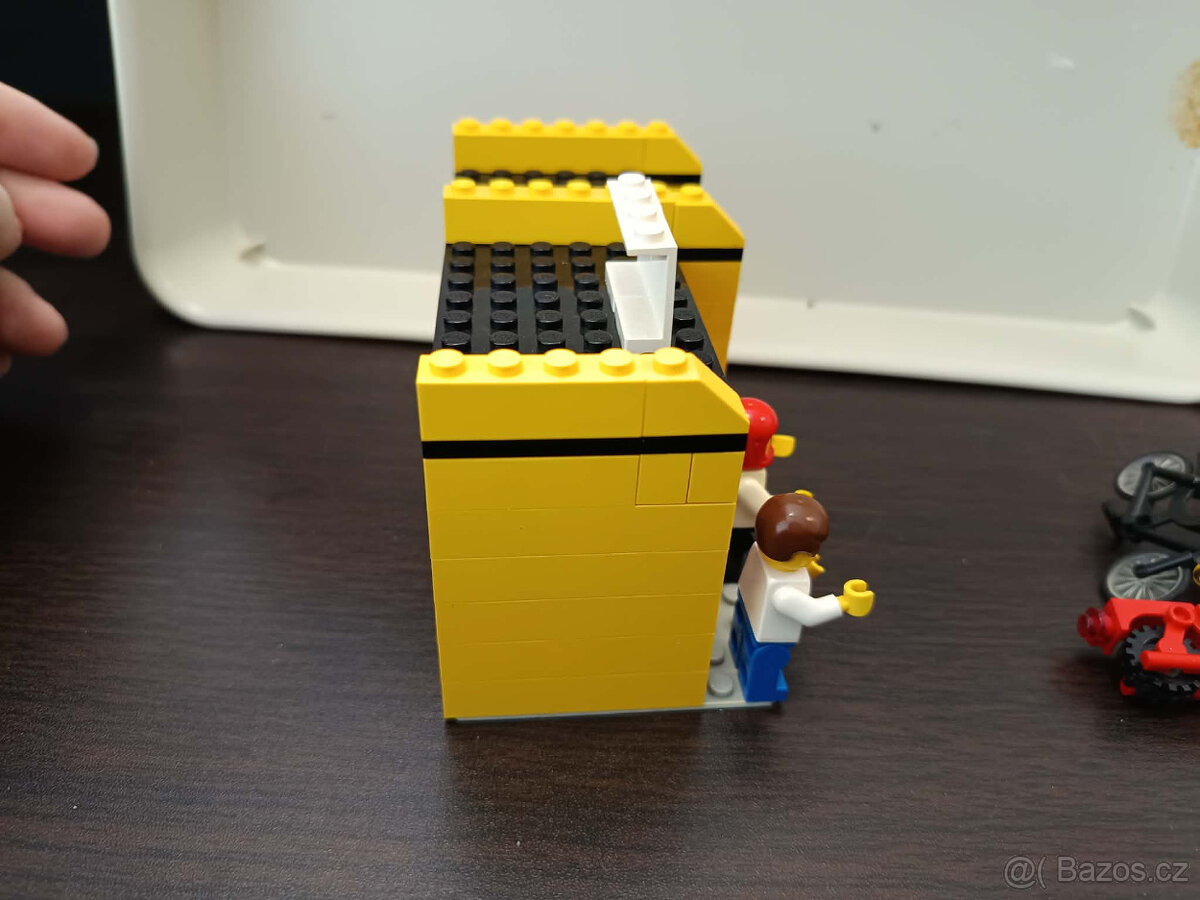 LEGO Town 6699 Cycle Fix-It Shop - 8