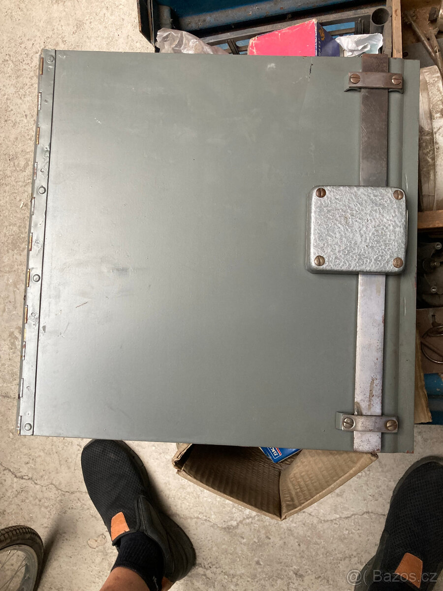 Trezor KOVONA skříňový - dvířka vnitřní schránky 1.000 kč - 8