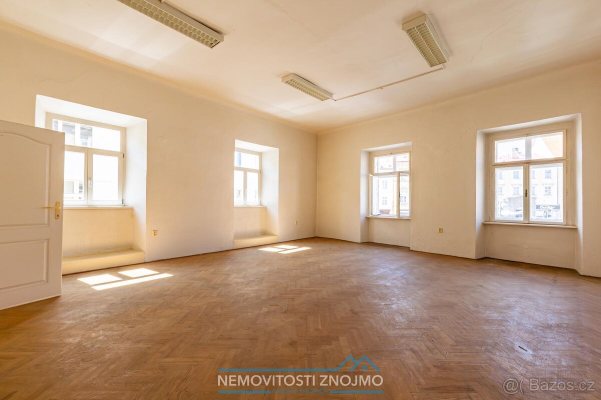 Prodej činžovního domu, centrum města Znojma, ul. Horní námě - 8