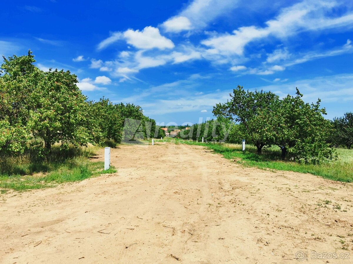 Prodej stavebního pozemku, Miroslav, ev.č. 02169 - 8