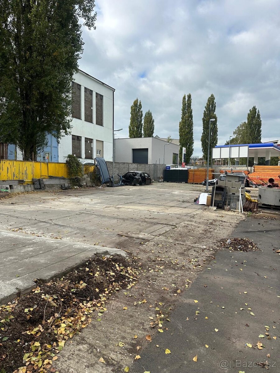 Hala 12×7 m + pozemek 600 m² k pronájmu – Kladno - 8