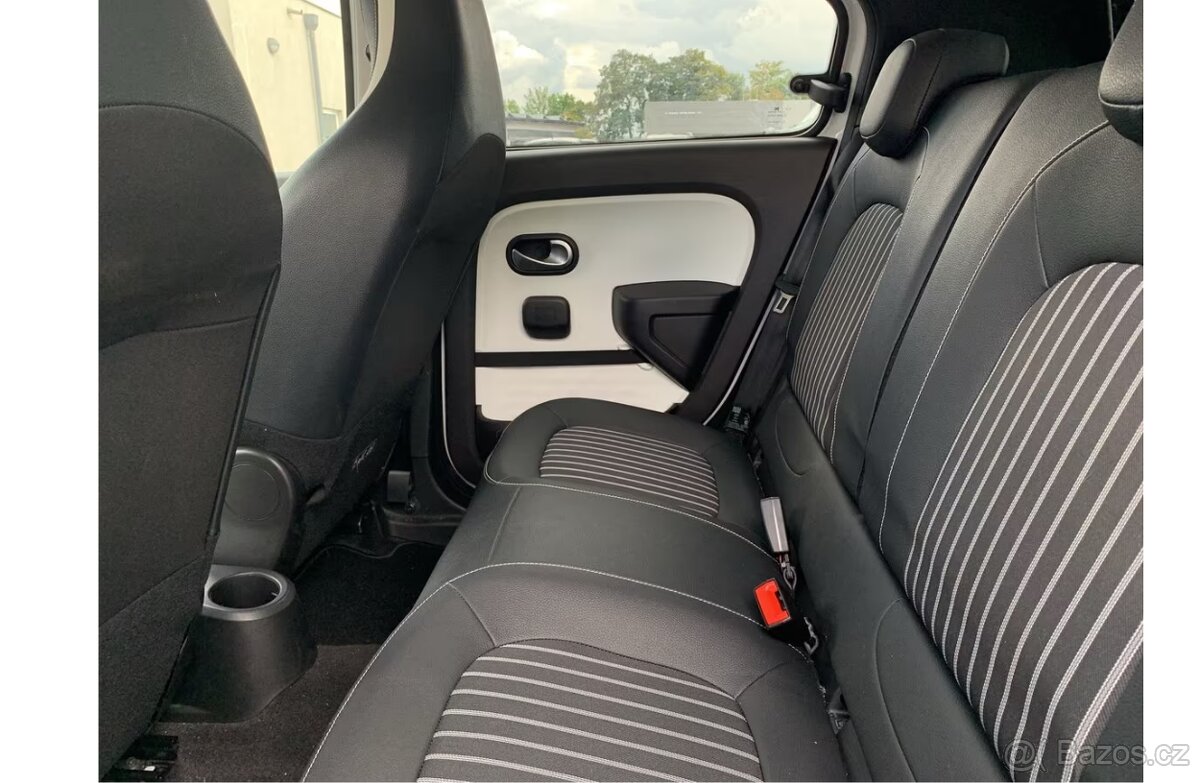 Renault Twingo 82PS E-TECH Aut KAM Výhř Nav AL PDC DPH 8/23 - 8
