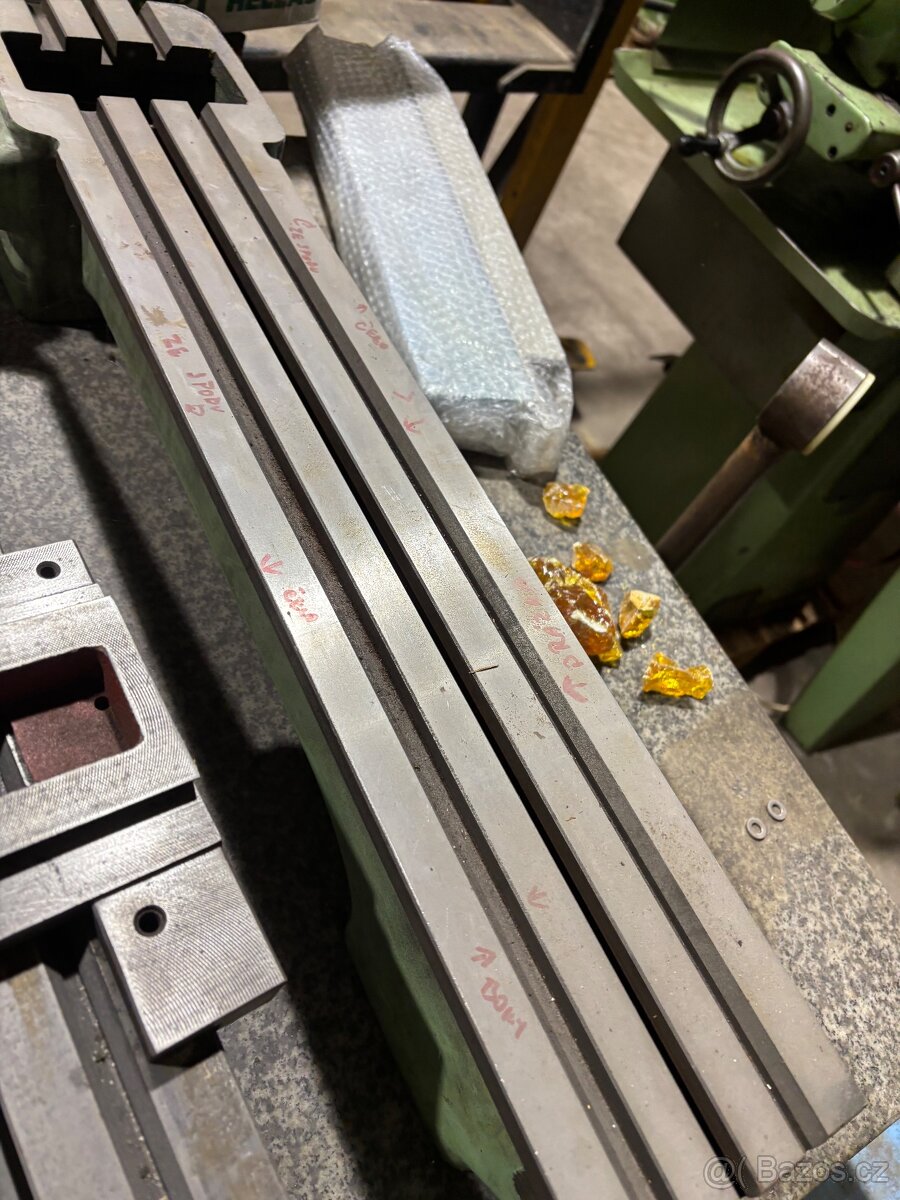 Prodám dílce k soustruhu MN 80 - 8