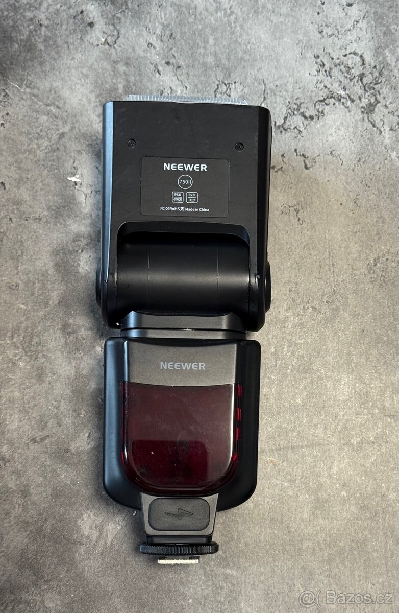 Nikon D7000 + 3 objektivy + blesk a příslušenství - 8