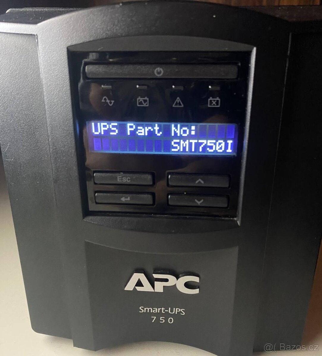 APC Smart-UPS SMT750I – nová baterie 2024, plně funkční - 8