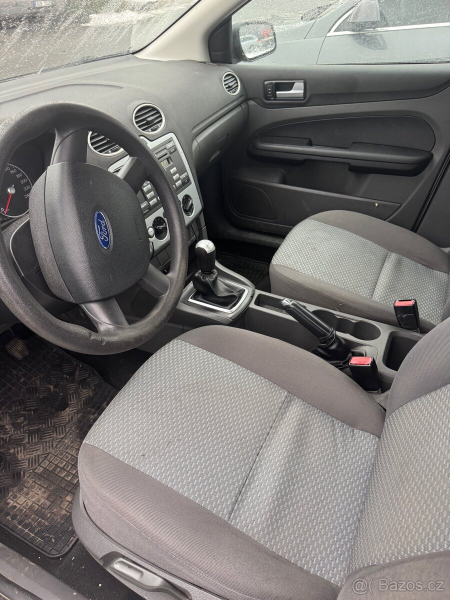 Ford Focus 1.6 nafta - 8