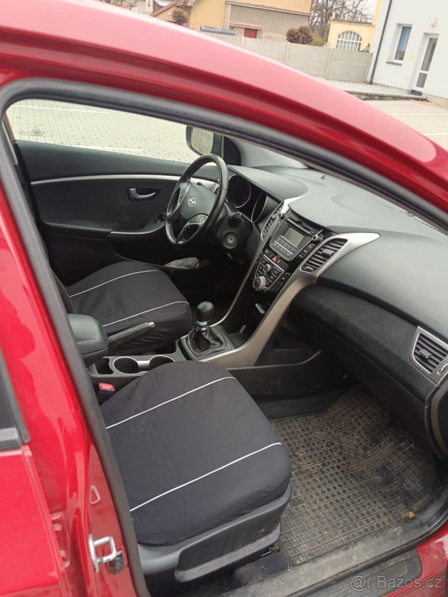 Hyundai i30 1.6 Hatchback (2012) – Po velkém servisu - 8