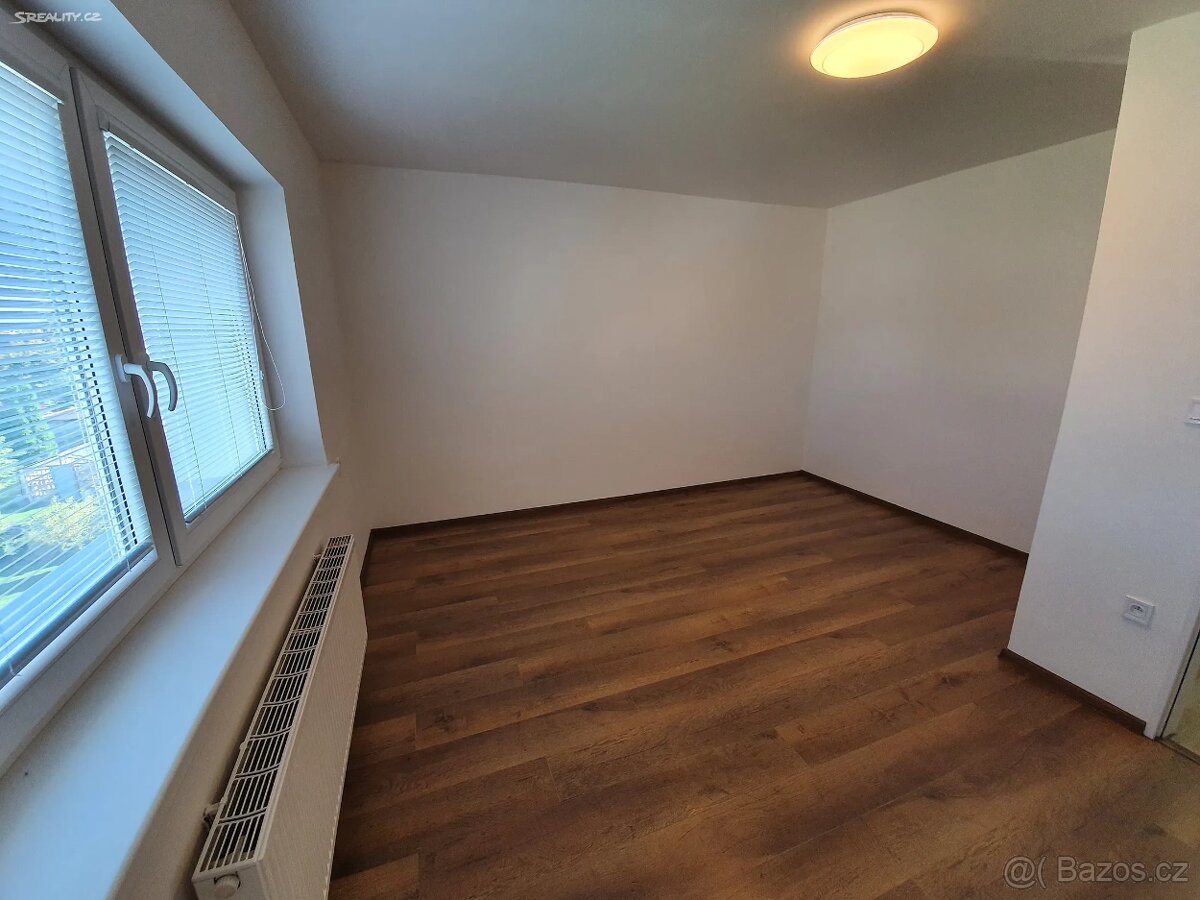 Pronájem bytu 3+1 90 m² - 8