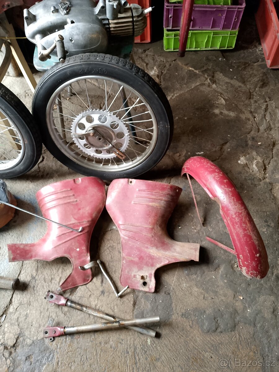 Jawa pionýr 550 - 8