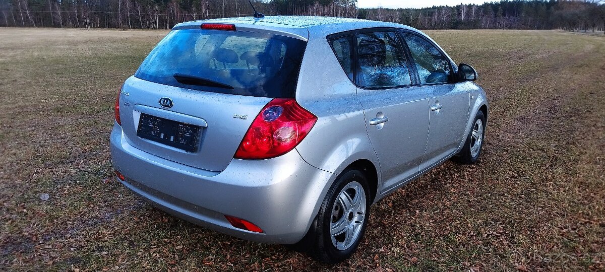 KIA -Ceed-1.6-Crdi - 8