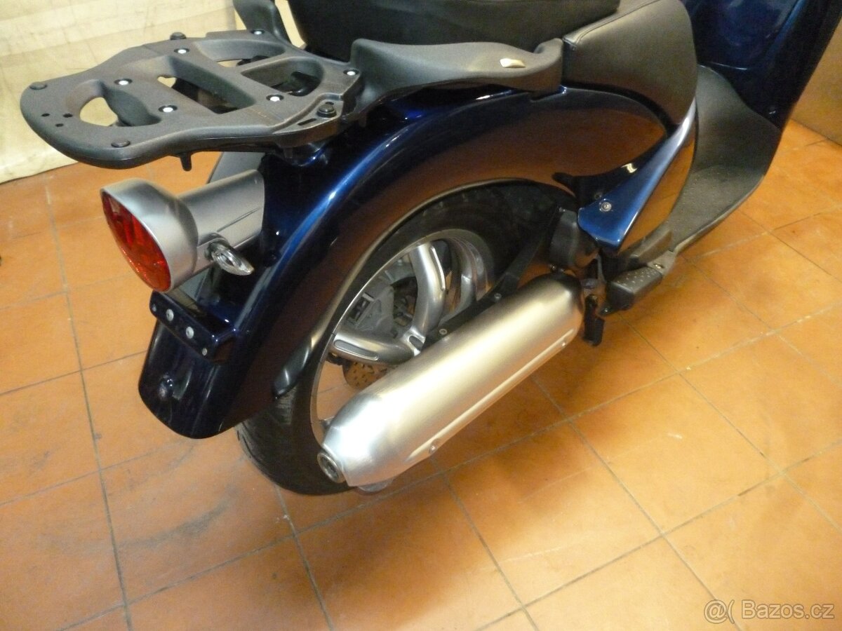 Aprilia Scarabeo 200. Najeto 34677km. Rok 2002 - 8