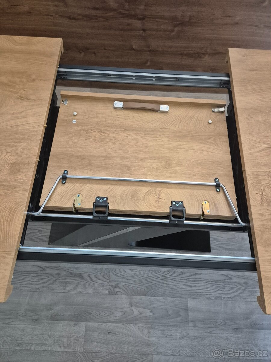 Rozkládací jídelní stůl - 8