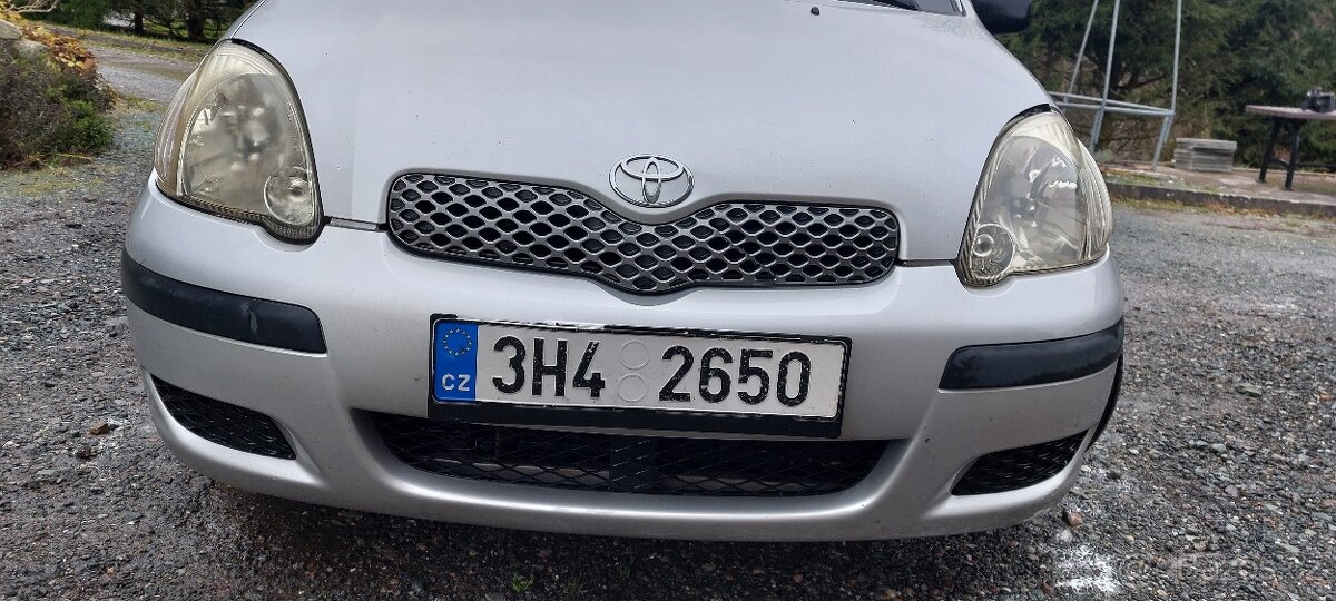 Toyota Yaris 1.3 r.v.2004 - 8