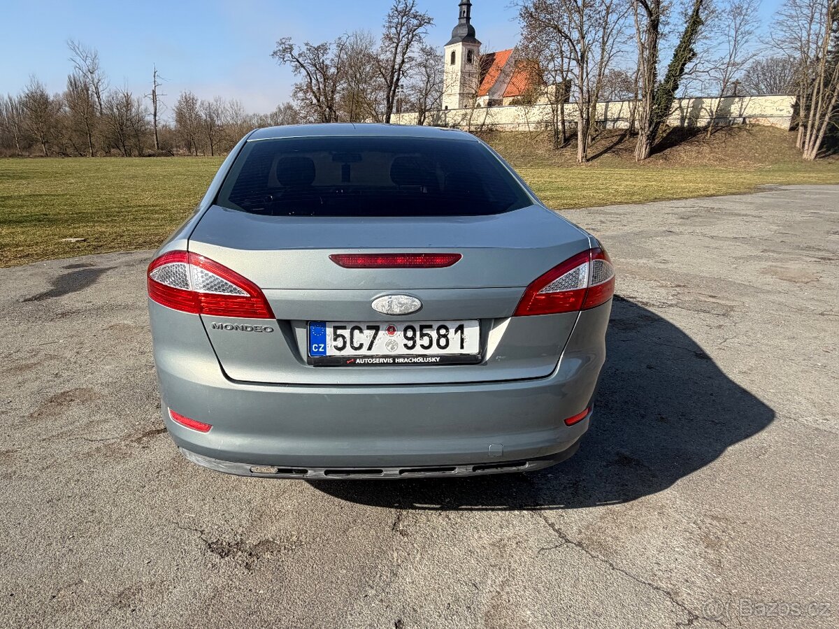 Ford Mondeo 2.0i - 8