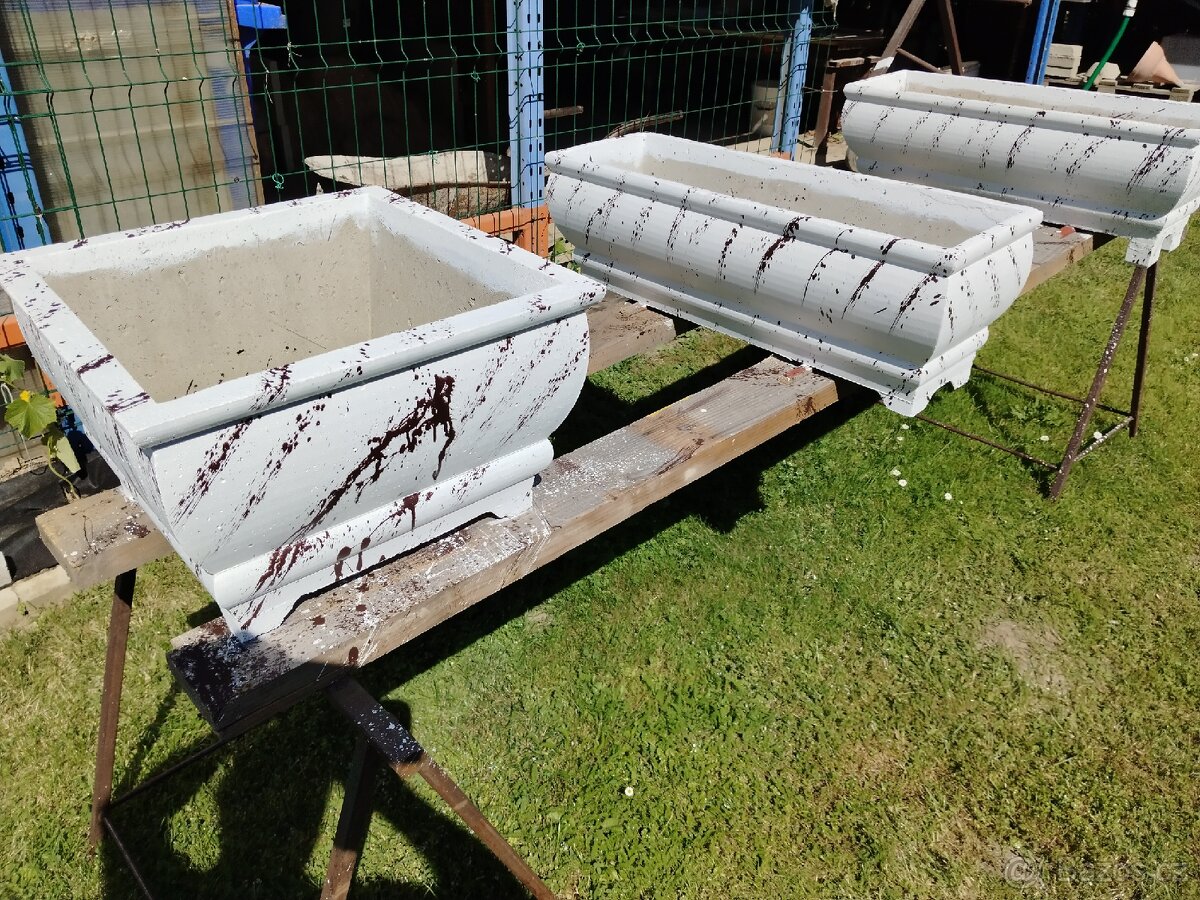 Antický betonový obdélníkový květináč - 8