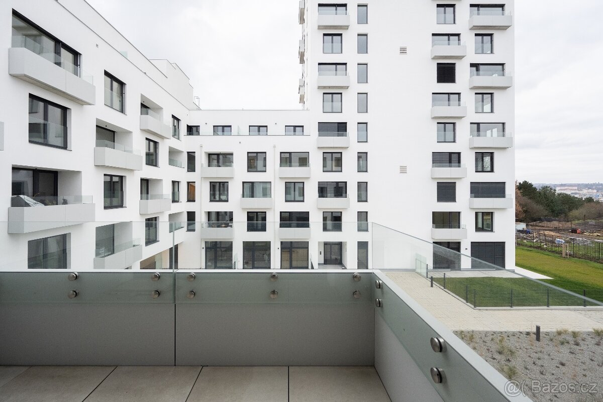 Byt 2+kk 55,6m2 s balkónem 4,7m2 - 8