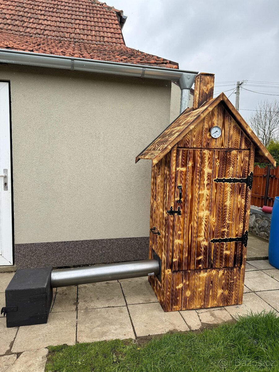 Dřevěná udírna - 8