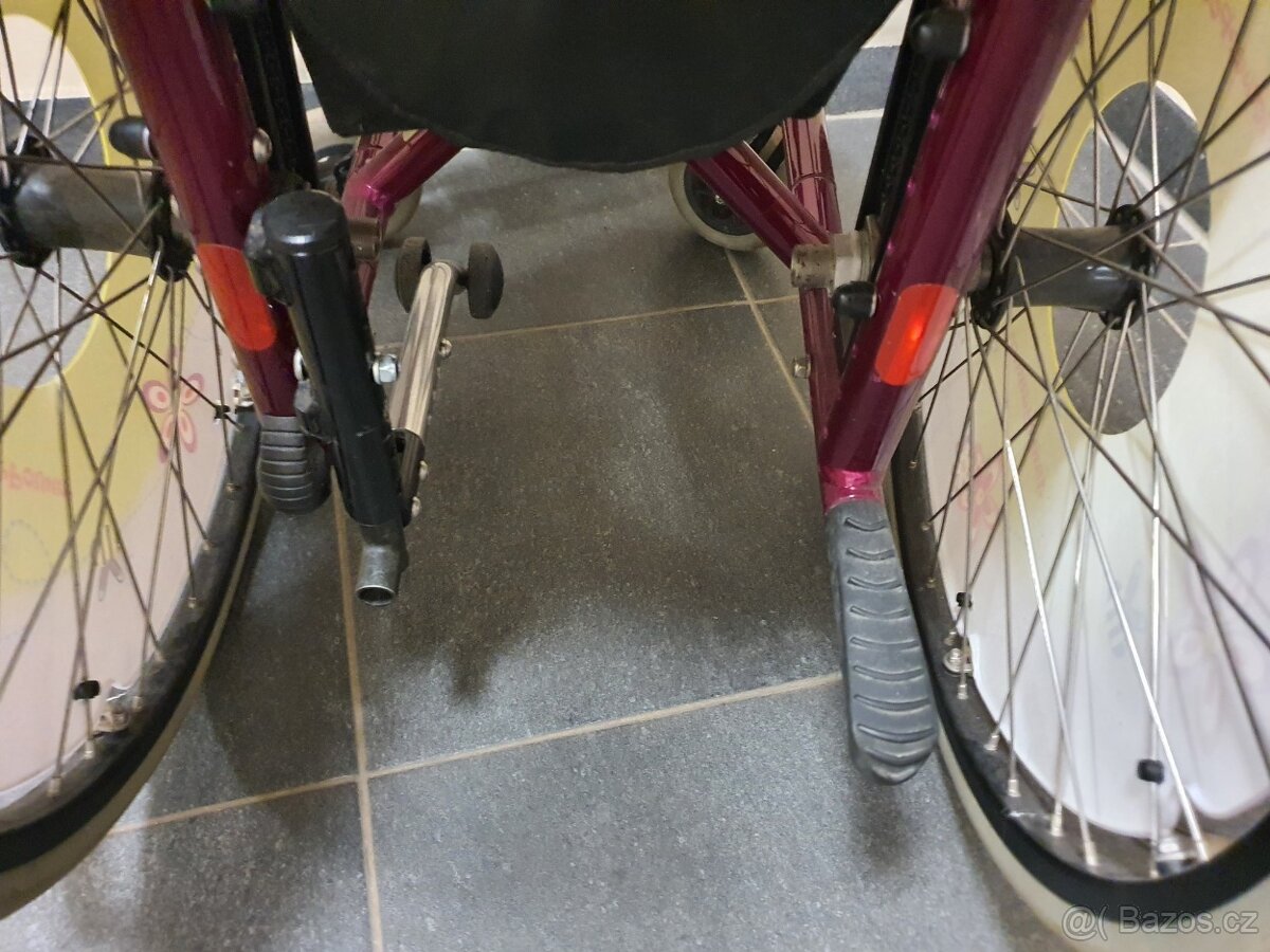 úzký skládací TOP invalidní vozík - 8