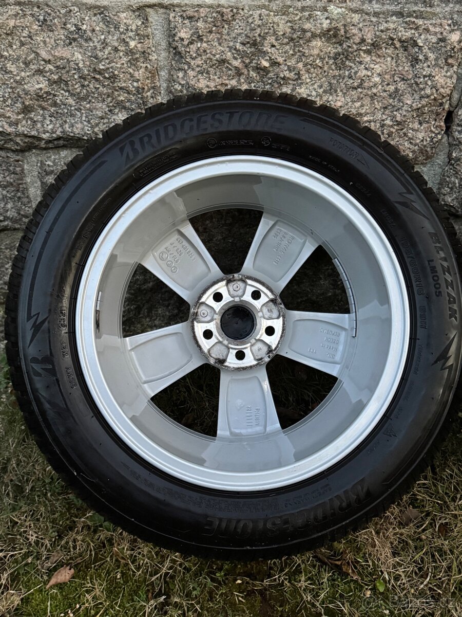 Zimni alu kola skoda scala 195/60 r16 - 8