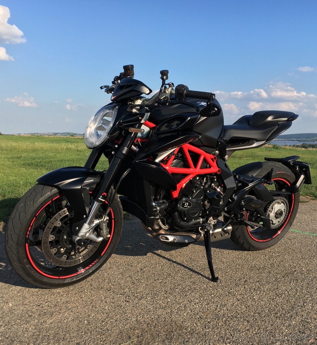 MV Agusta Brutale 800 - 8
