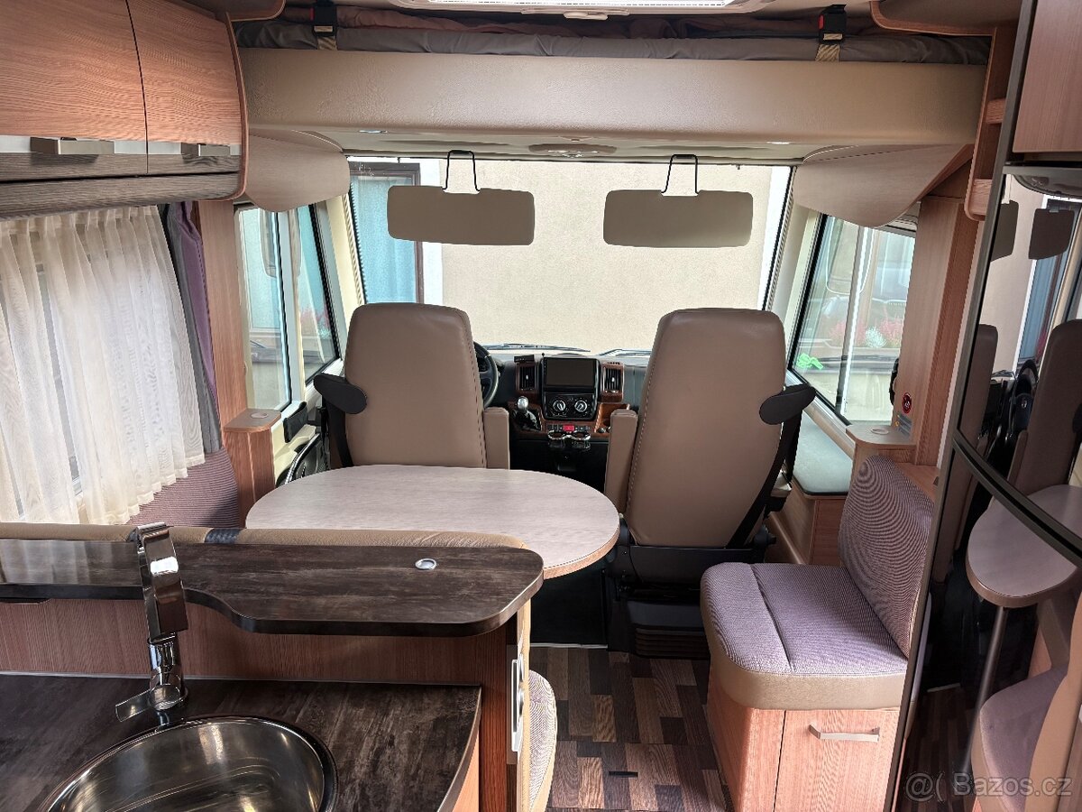 Obytný automobil Knaus Sky 700 - 8
