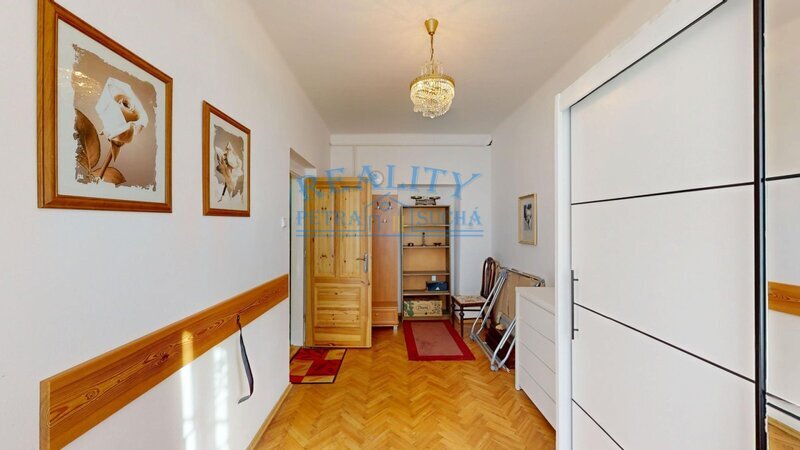 Prodej rodinného domu 212 m2, pozemek 122 m2, Libušina, Roud - 8