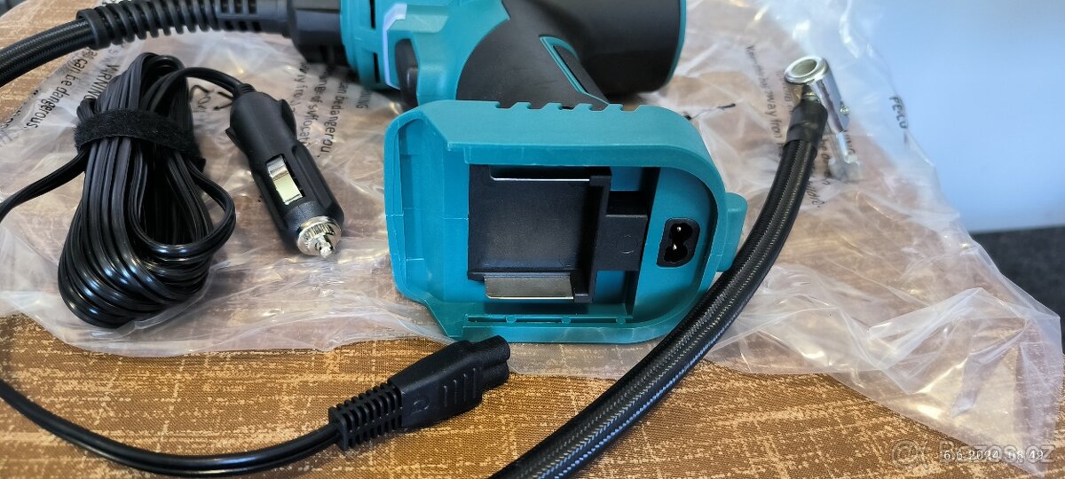 Přenosný kompresor pro Makitu baterie 18V i napájení z 12V - 8