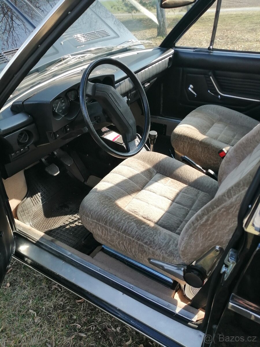 Tatra 613-2 chromka - 8