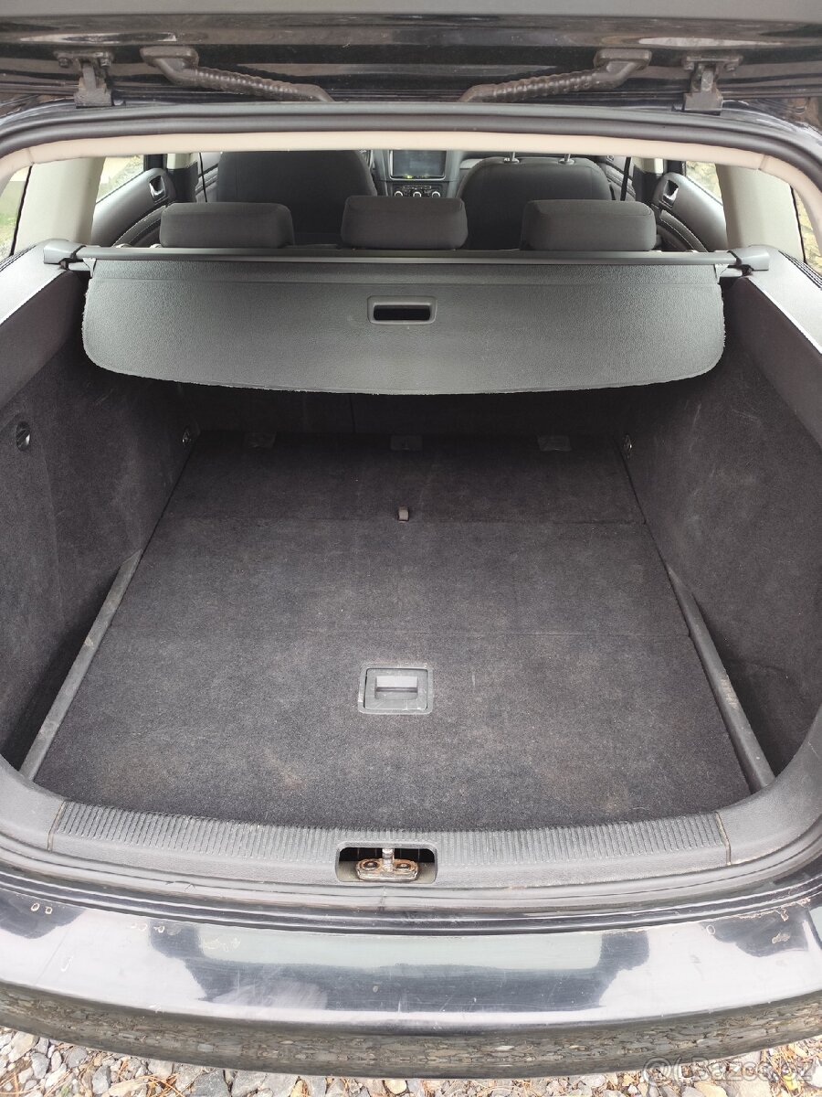 VW GOLF 1,6tdi 77kw 2011 - 8
