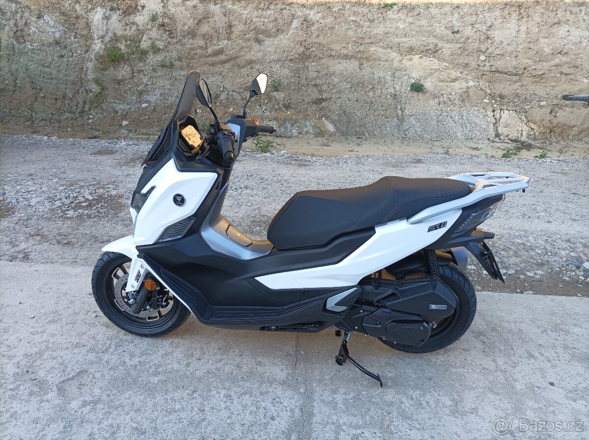 Skútr Voge SR1 125i GT - 8