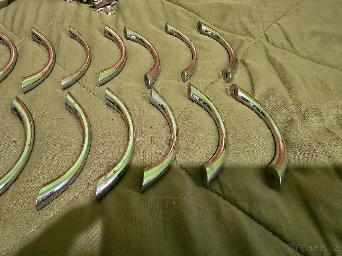 Predam pánty a uchytky - 8