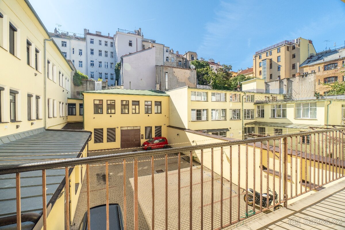 Prodej bytu 1+1 34 m² Vlkova, Praha - Žižkov - 8