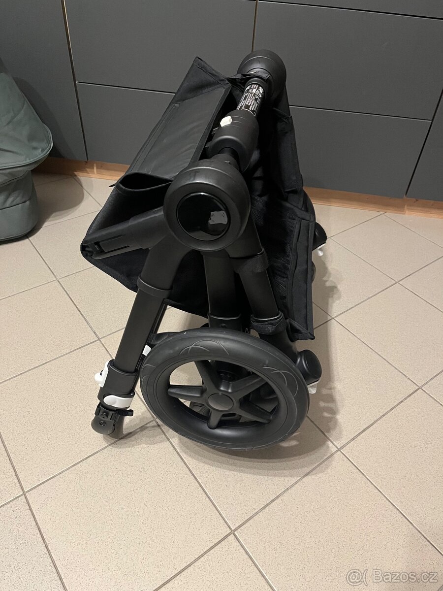 Bugaboo Donkey 5 s příslušenstvím - 8