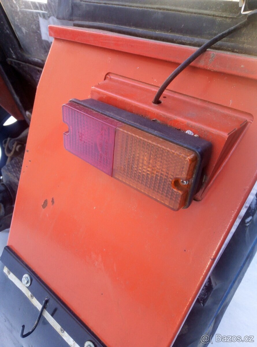 Kabina Zetor 7011,6011,5011,7045....Top stav - 8