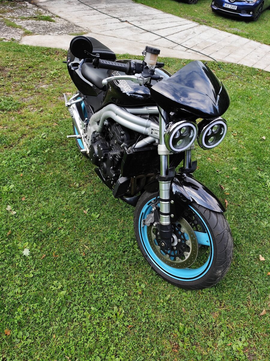 Motocykl Triumph speed triple 955i - 8