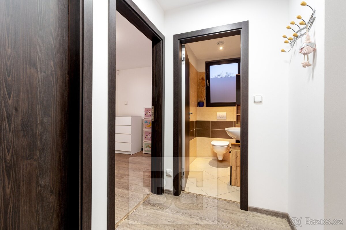 Prodej patrového rodinného domu se zaradou v Třemošné, 1270m - 8