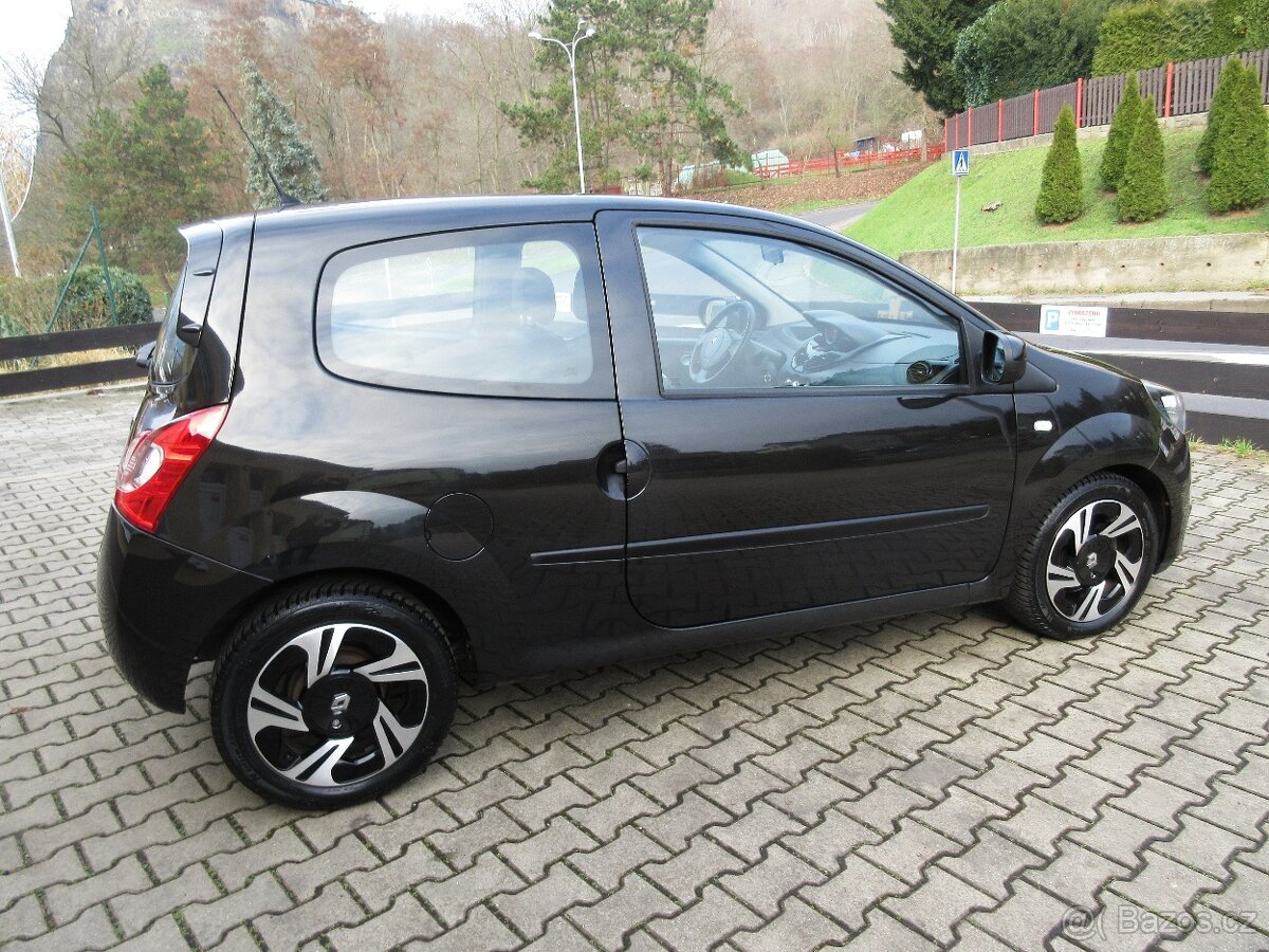 Renault Twingo 4/2014 1.2i 55Kw- 1. Majitel - 8