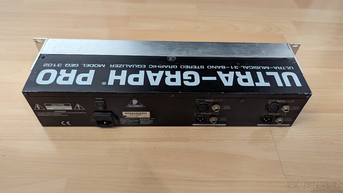 Grafický ekvalizér Behringer Ultra-Graph Pro GEQ3102 - 8