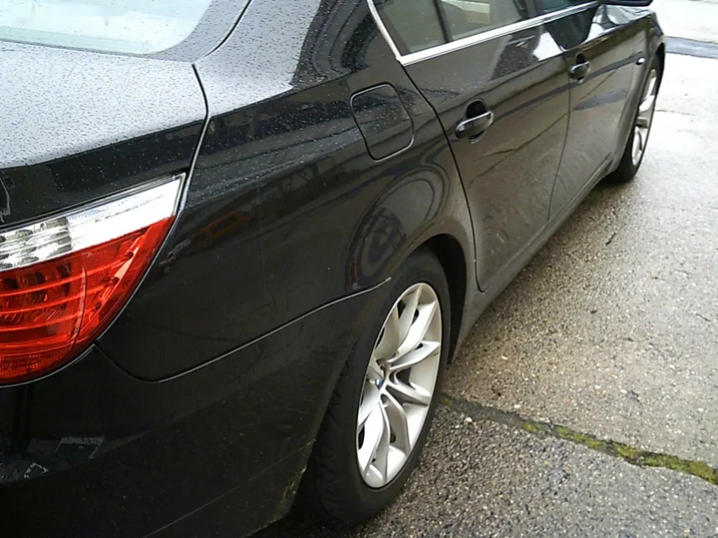 BMW Řada 5, 523i - 8