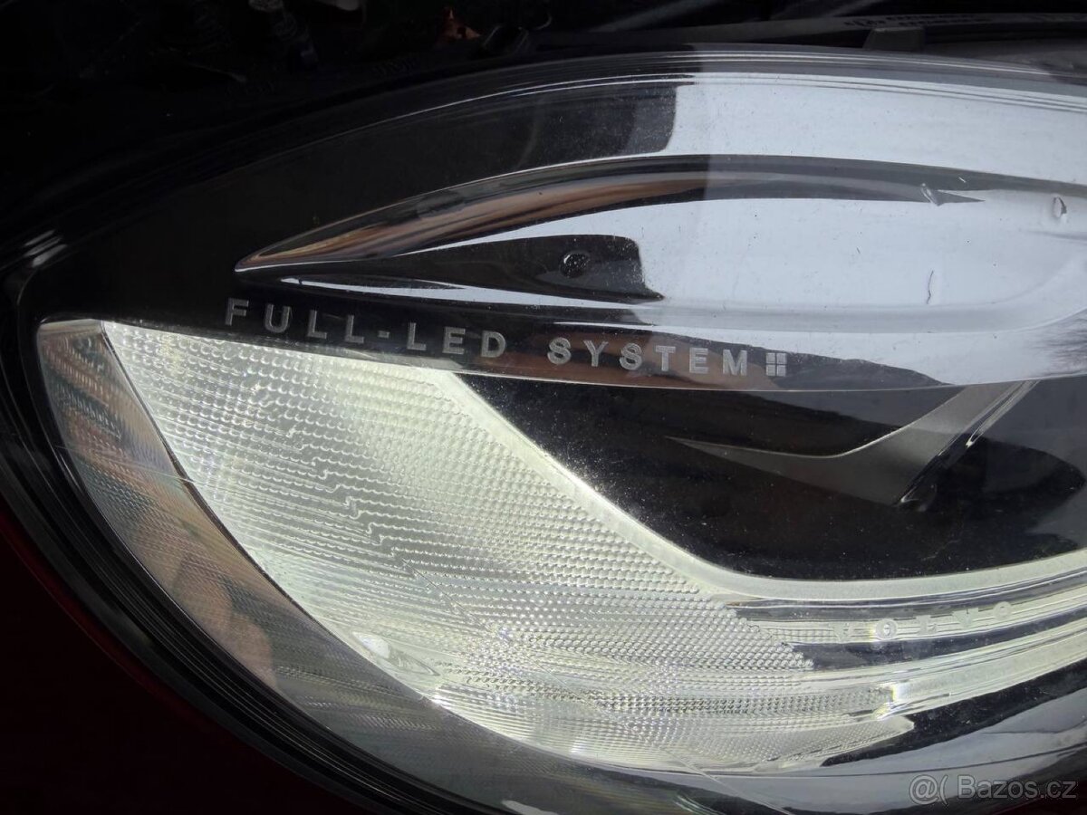 Volvo v40 D3 2019r - 8