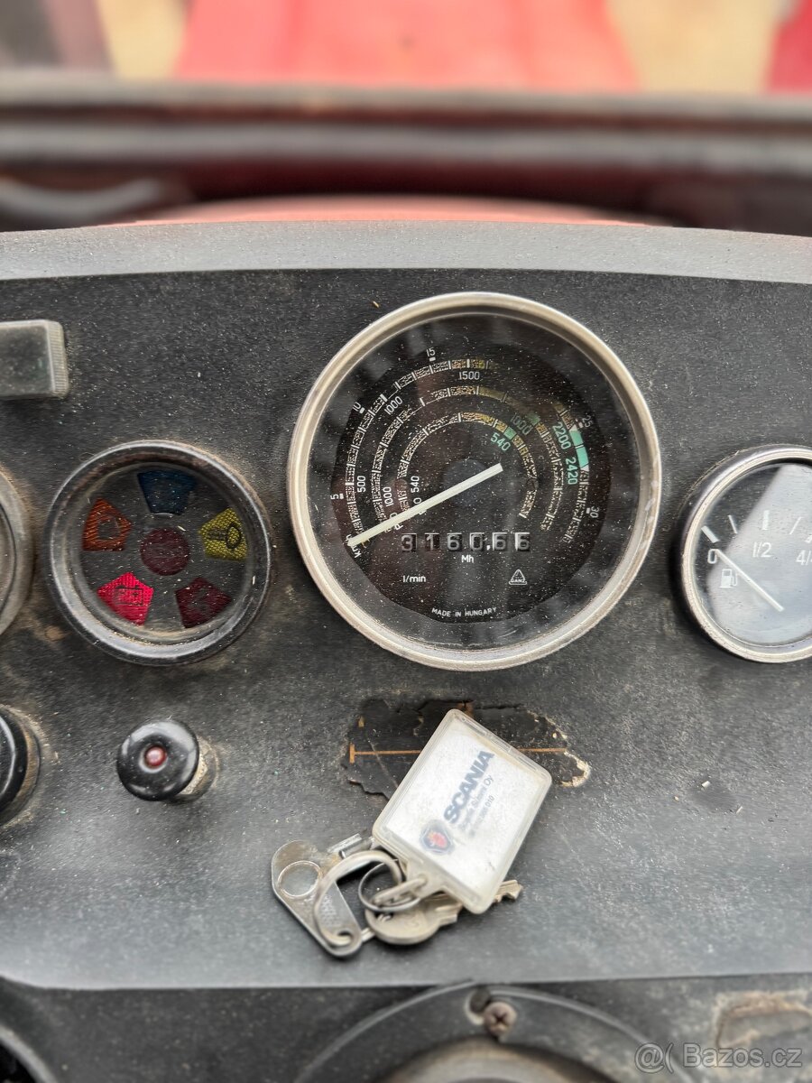 Zetor 7045 s čelním nakladačem - 8